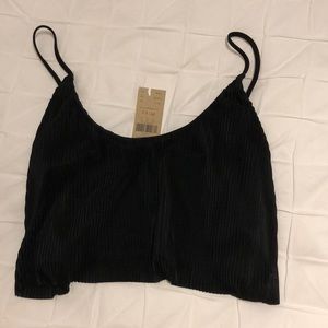 loose black crop top